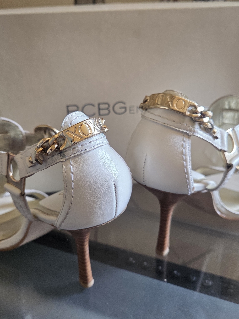 BCBGeneration White Leather T-Strap Sandals with Gold Accents - Picture 3 of 5
